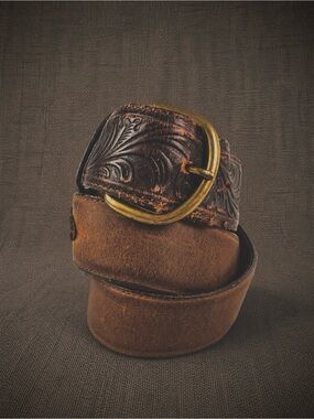 Vintage Tooled Leather Western Belt w/ Brass Buckle | Brown